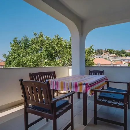 Stunning In With 3 Bedrooms And Wifi Apartment Mali Losinj