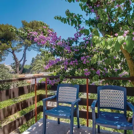 Apartment Stunning In With 3 Bedrooms And Wifi Mali Losinj