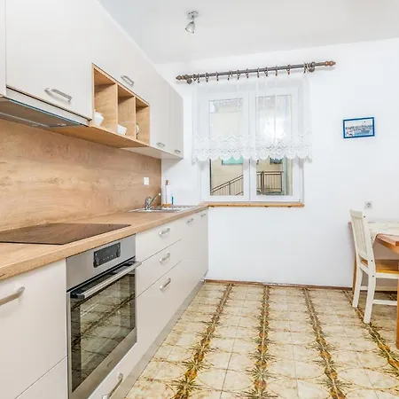 Stunning In With 3 Bedrooms And Wifi Apartment Mali Losinj