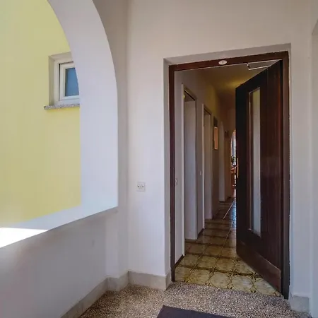 Stunning In With 3 Bedrooms And Wifi *