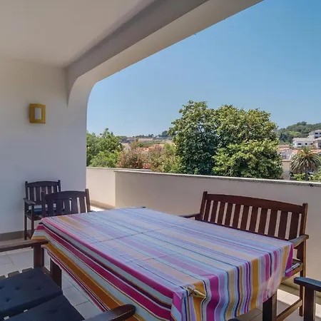 Apartment Stunning In With 3 Bedrooms And Wifi *