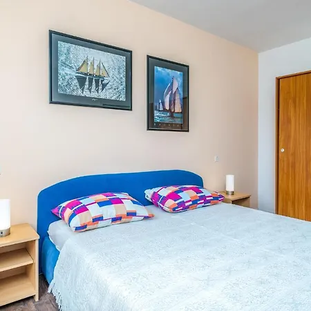 Stunning In With 3 Bedrooms And Wifi Apartment